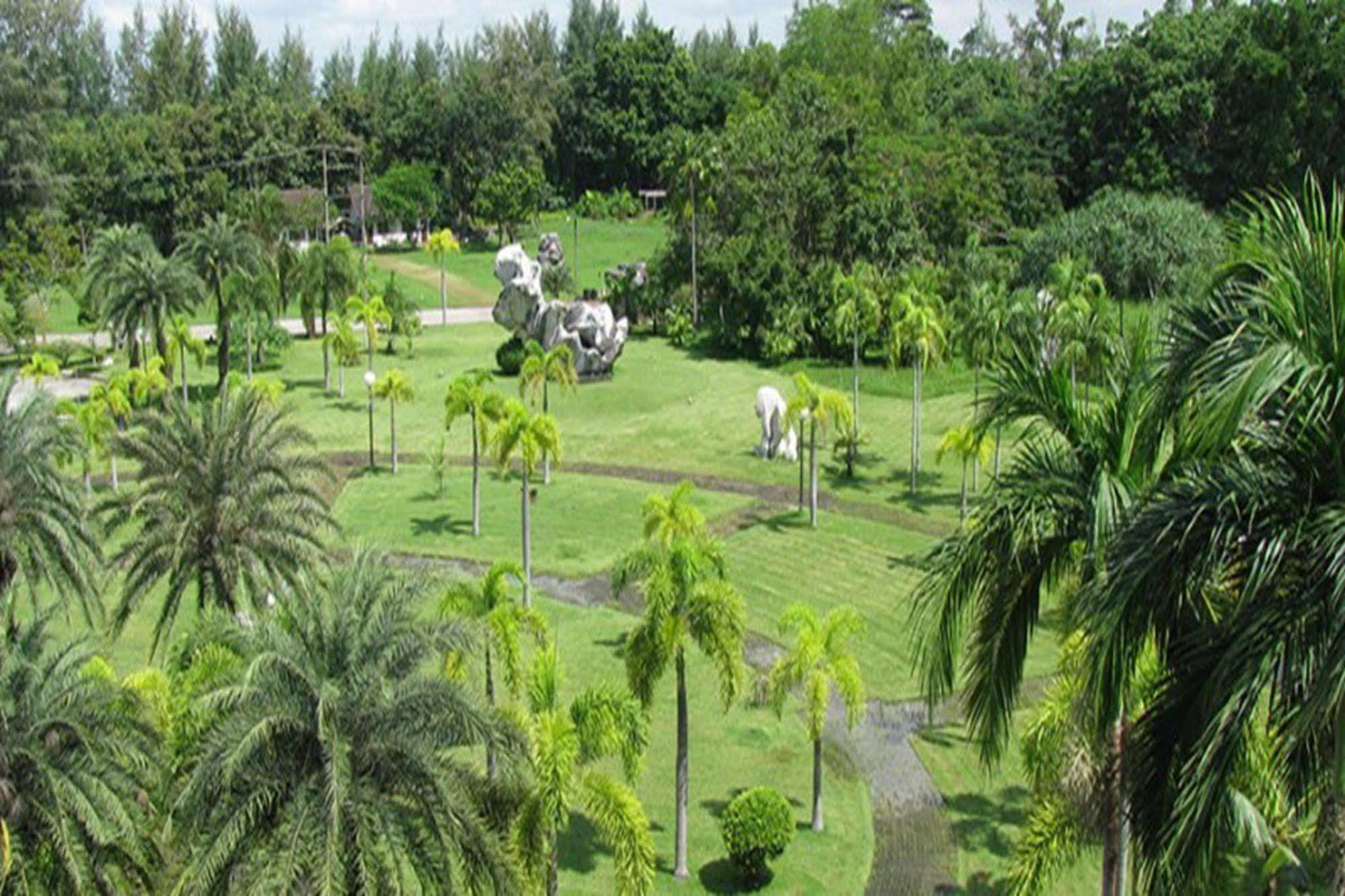 Rockgarden Beach Resort Mae Phim Exterior foto